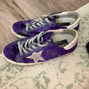 GOLDEN GOOSE SIZE 39. I wear a 8.5. Purple fur. Used but still good condition